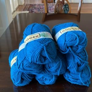 8 balls of Heatherblend Rugger bulky yarn